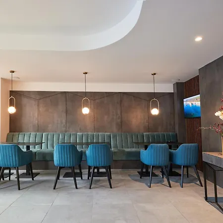 Bizarre Boutique Hotel *