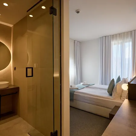 Bizarre Boutique Hotel *