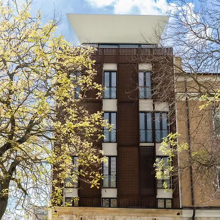 Bizarre Boutique מלון *