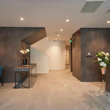 Bizarre Boutique Hotel *