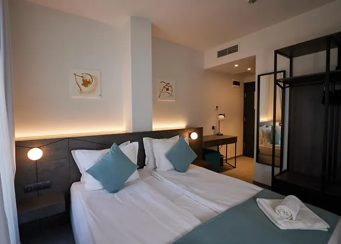 Bizarre Boutique וארנה